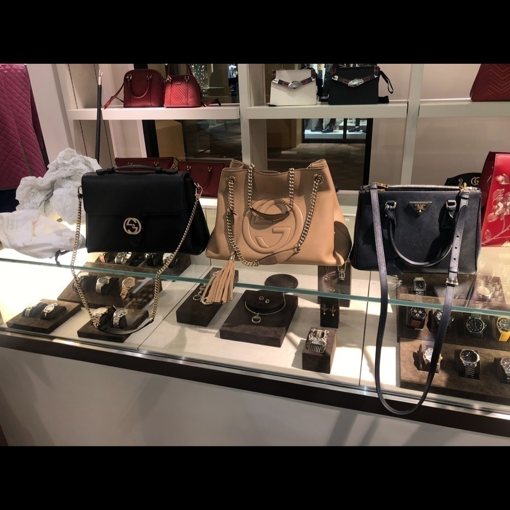 Authentic Gucci Black Calfskin Leather GG Interlocking Crossbody Bag Purse - Picture 7 of 17